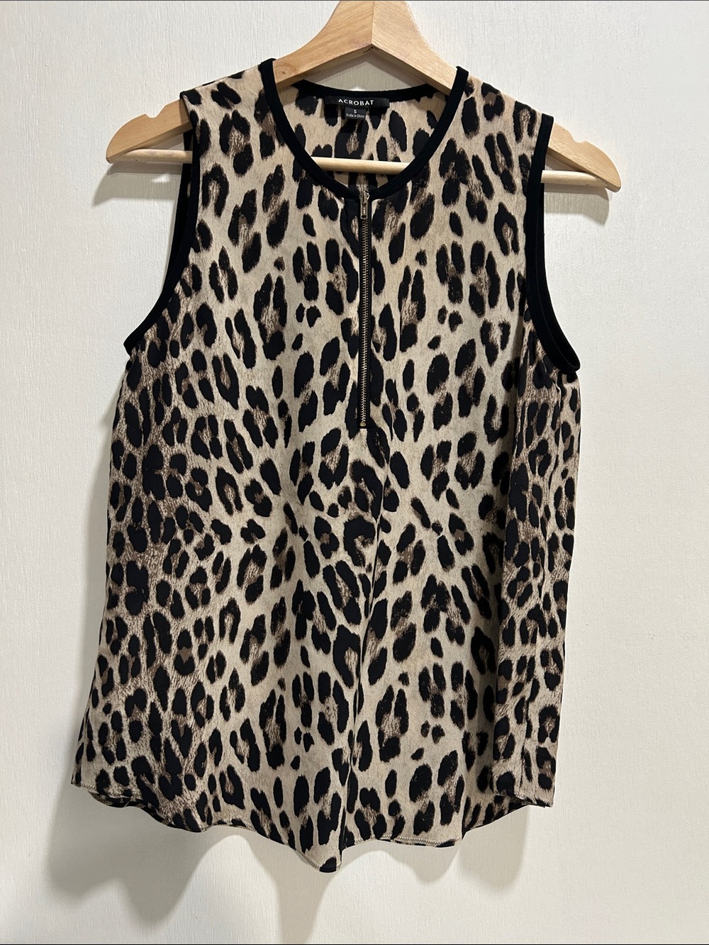 Acrobat Women’s Leopard Print Sleeveless Zip-Front Blouse Sz Small